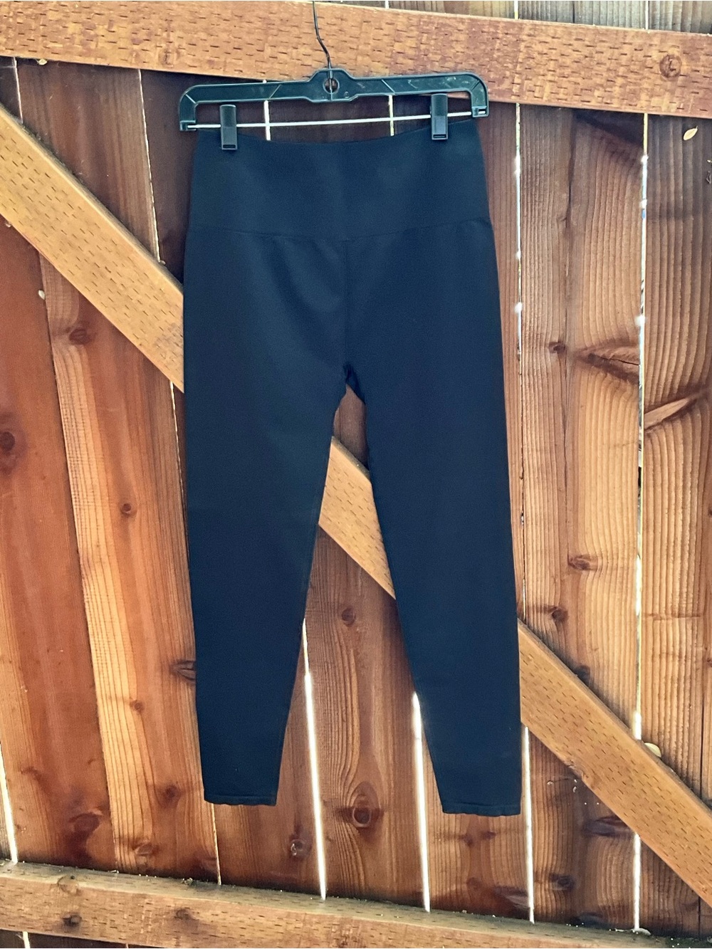 New Fabletics high waisted seamless Classic 7/8 black leggings M $49